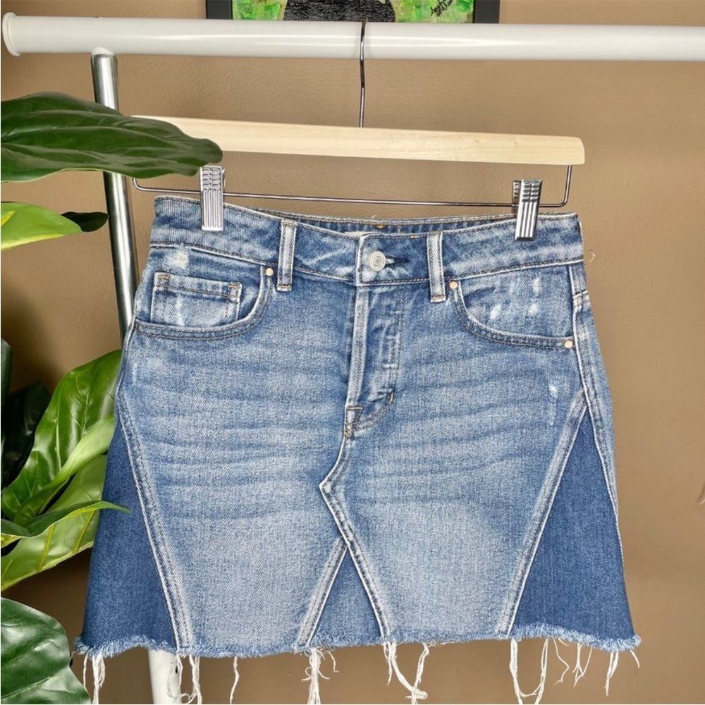 PacSun Blue Two Toned Denim Mini Skirt Size 24 Frayed Hem Button Fly Distressed